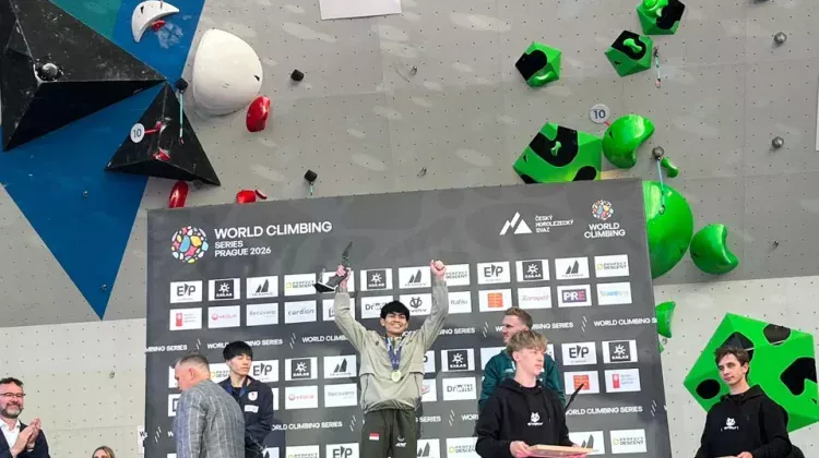 Putra Tri Ramadani Emas Lead World Climbing Series Praha 2026