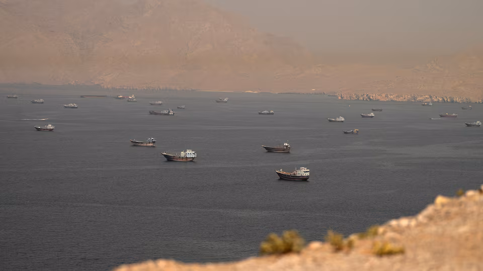 Selat Hormuz Kembali Ditutup
