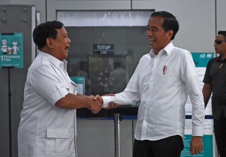 Prabowo dan Jokowi Saling Hormat, Momen di HUT Bhayangkara Jadi Sorotan