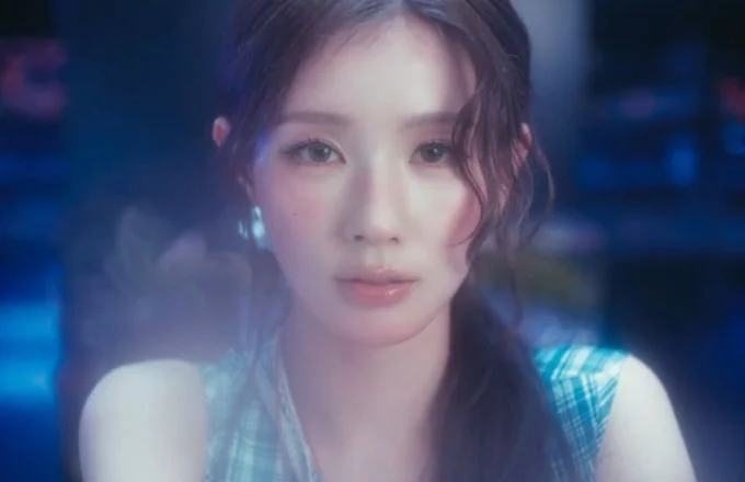 Miyeon i-dle RUN AWAY