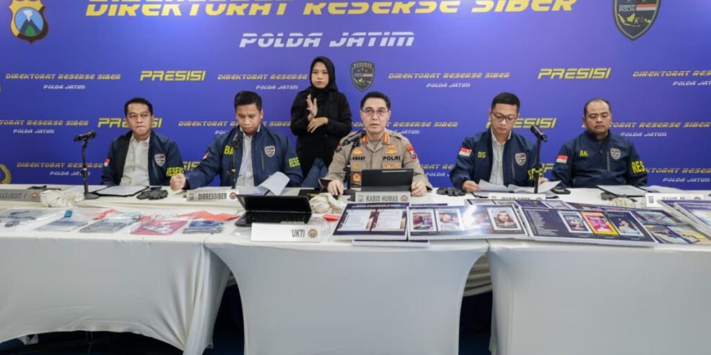 Arisan Online Fiktif