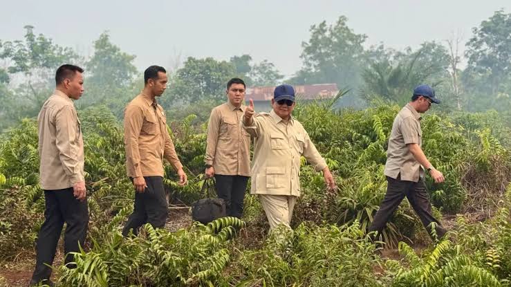 Prabowo: Karhutla Kalimantan-Sumatra Ditargetkan Teratasi dalam 1-2 Minggu
