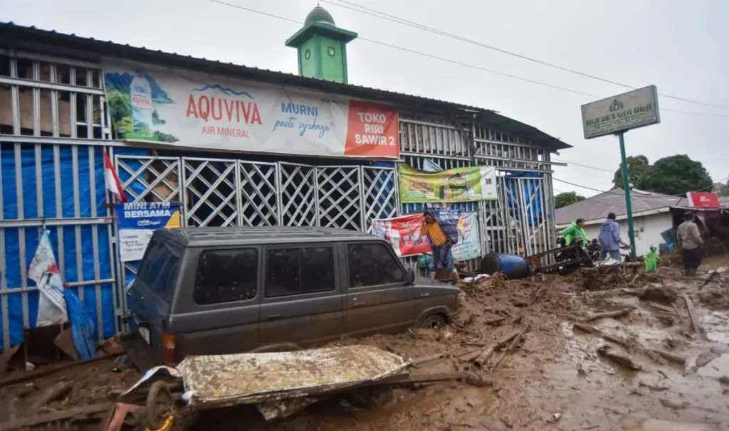Banjir Bandang Arosuka
