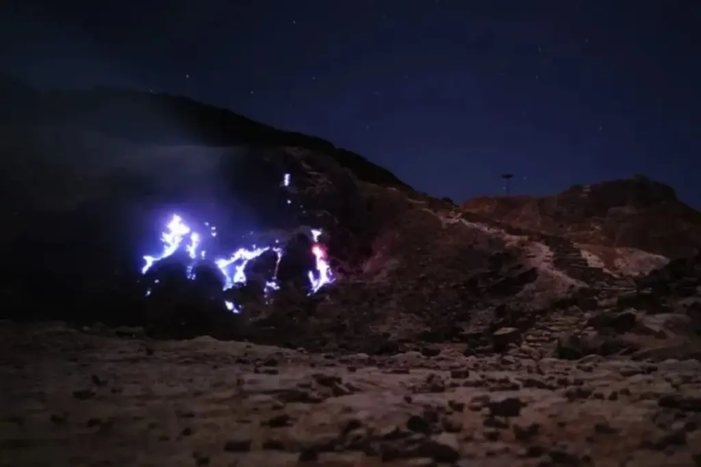 Blue Fire Gunung Papandayan