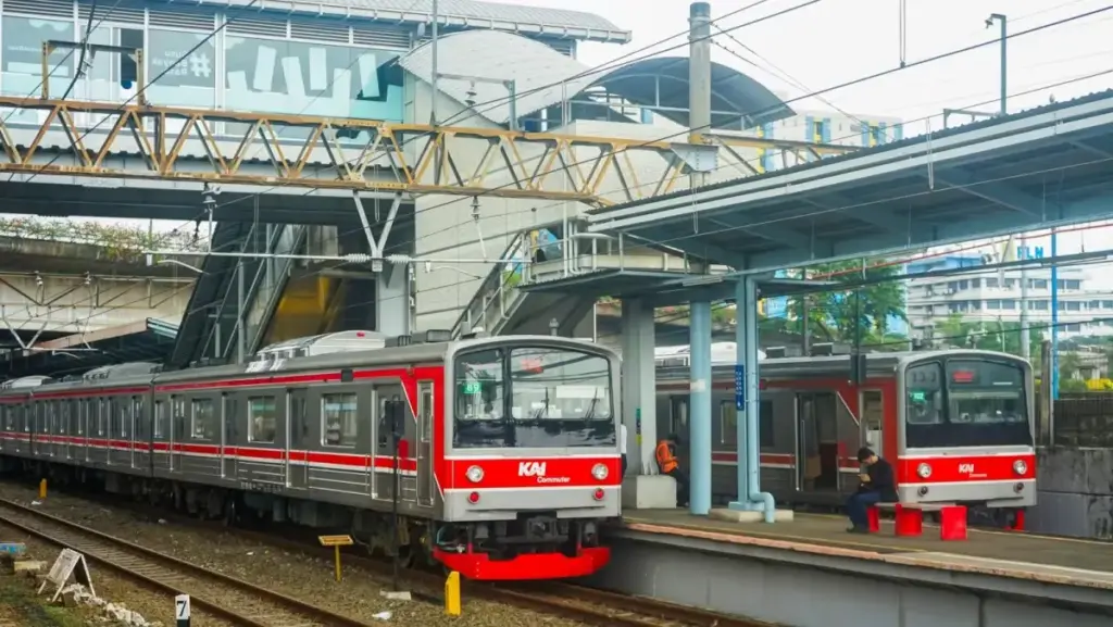 KAI Impor 23 KRL Bekas Jepang