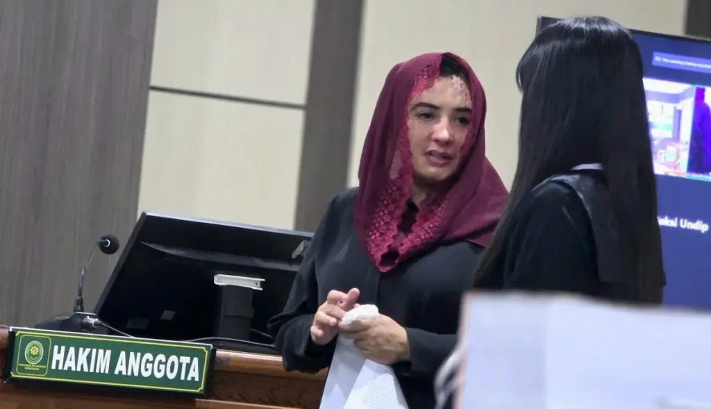 Pleidoi Fadia Arafiq