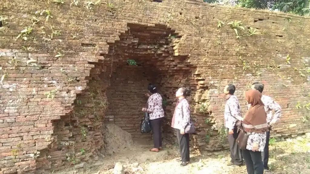 Tembok Keraton Kartasura